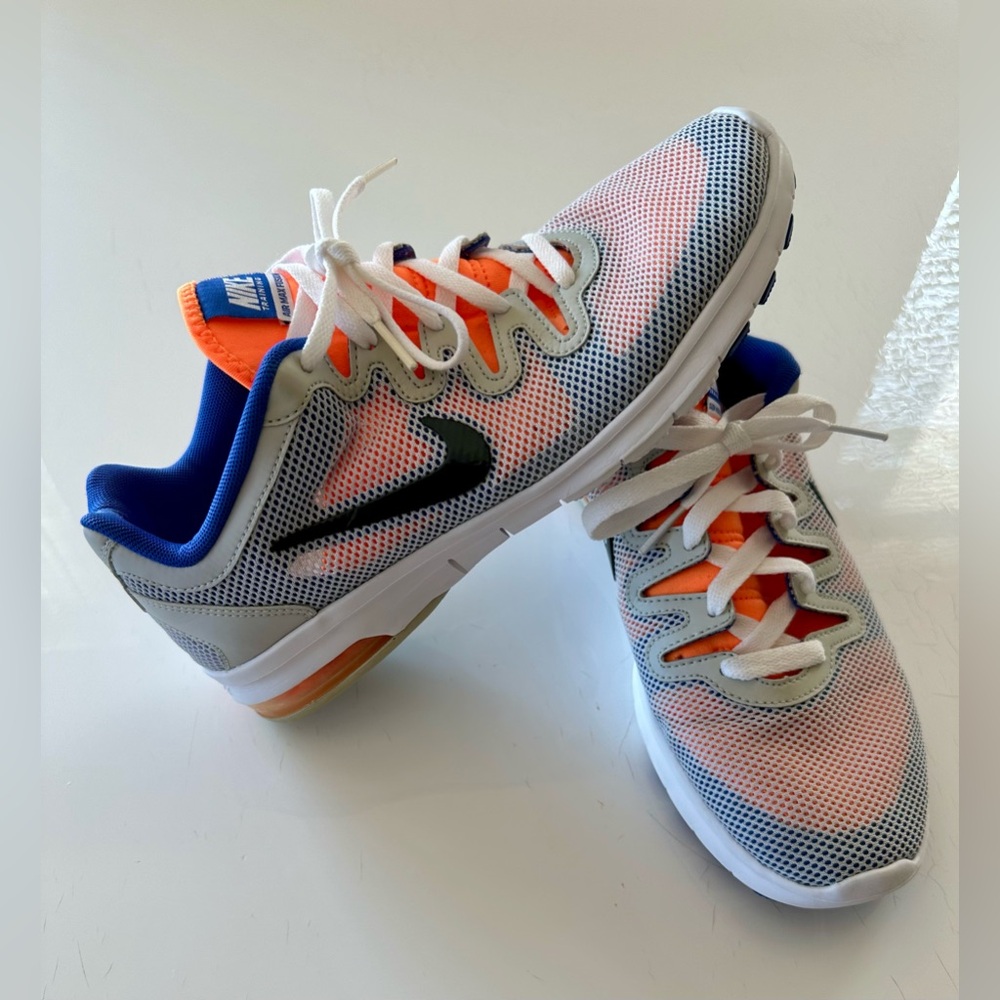 Nike Womens Air Max Fusion
555161-009 White Running Shoes
Sneakers Size 7.5 Used